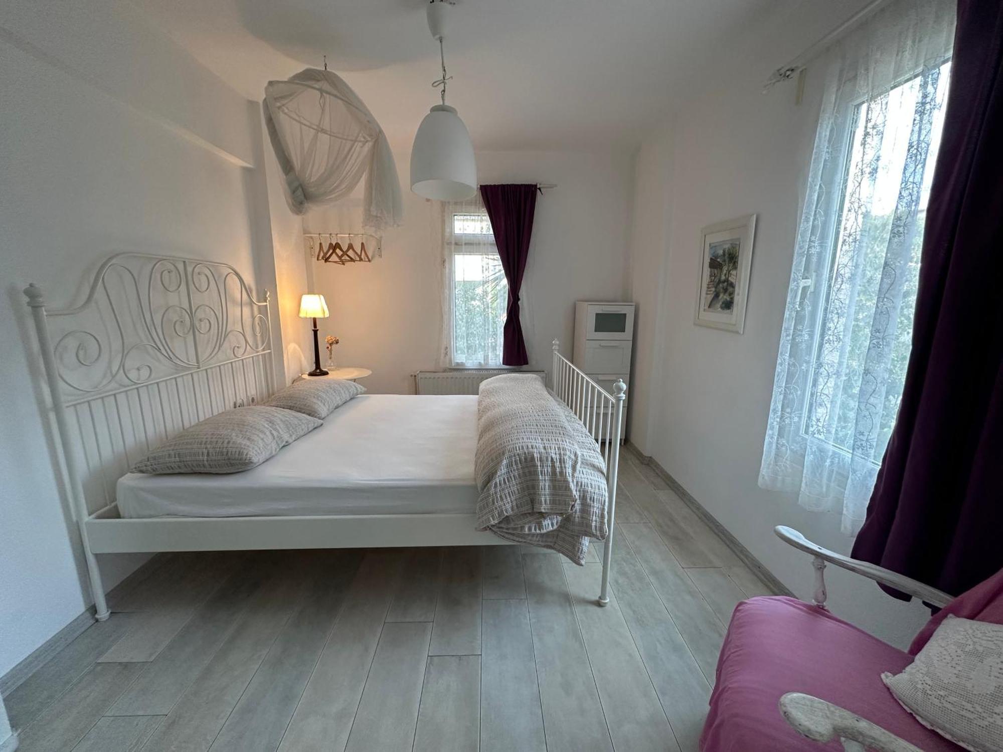 Beyaz Ev Homestay *